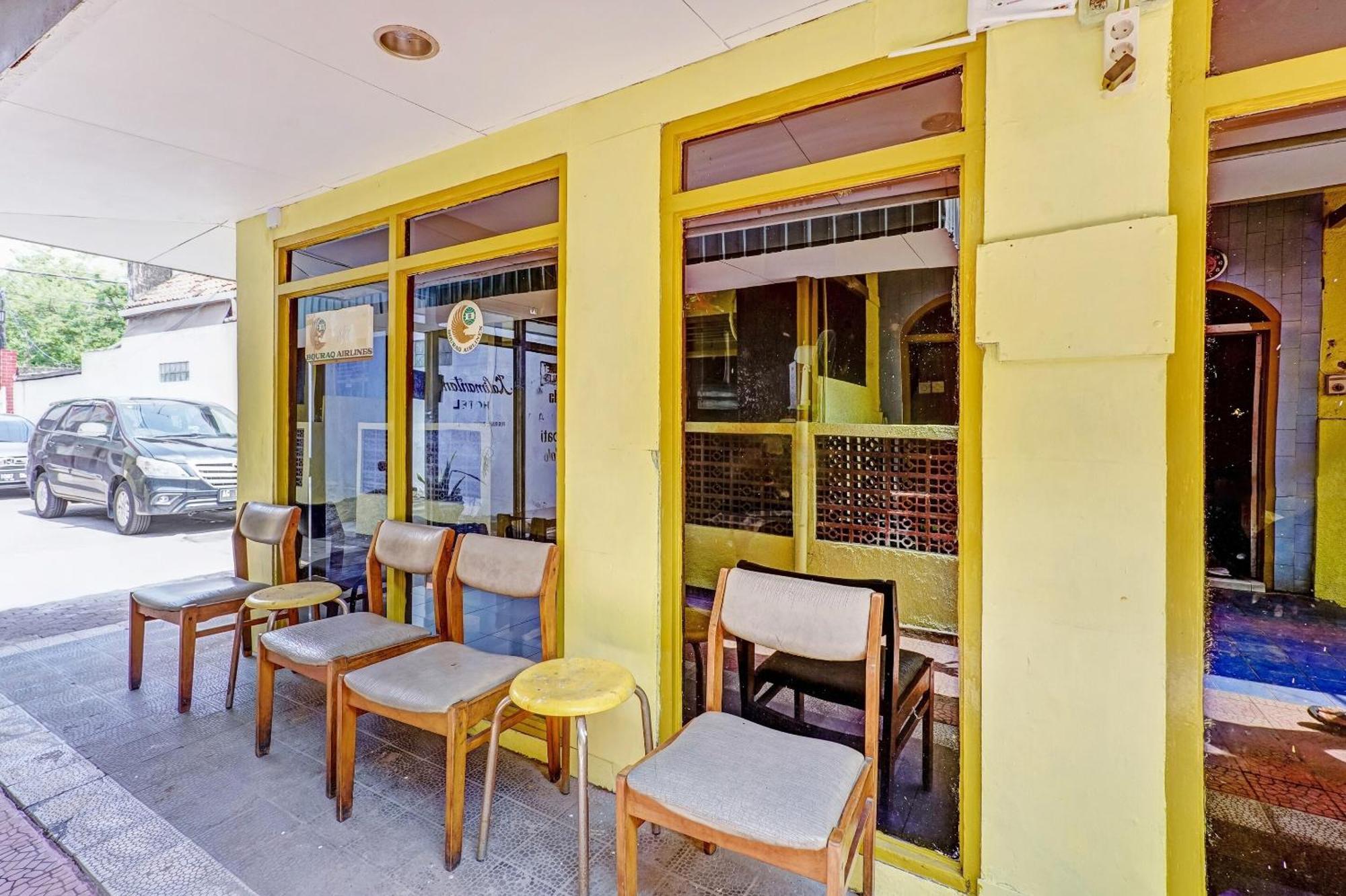 Hotel Kalimantan Сурабая Экстерьер фото