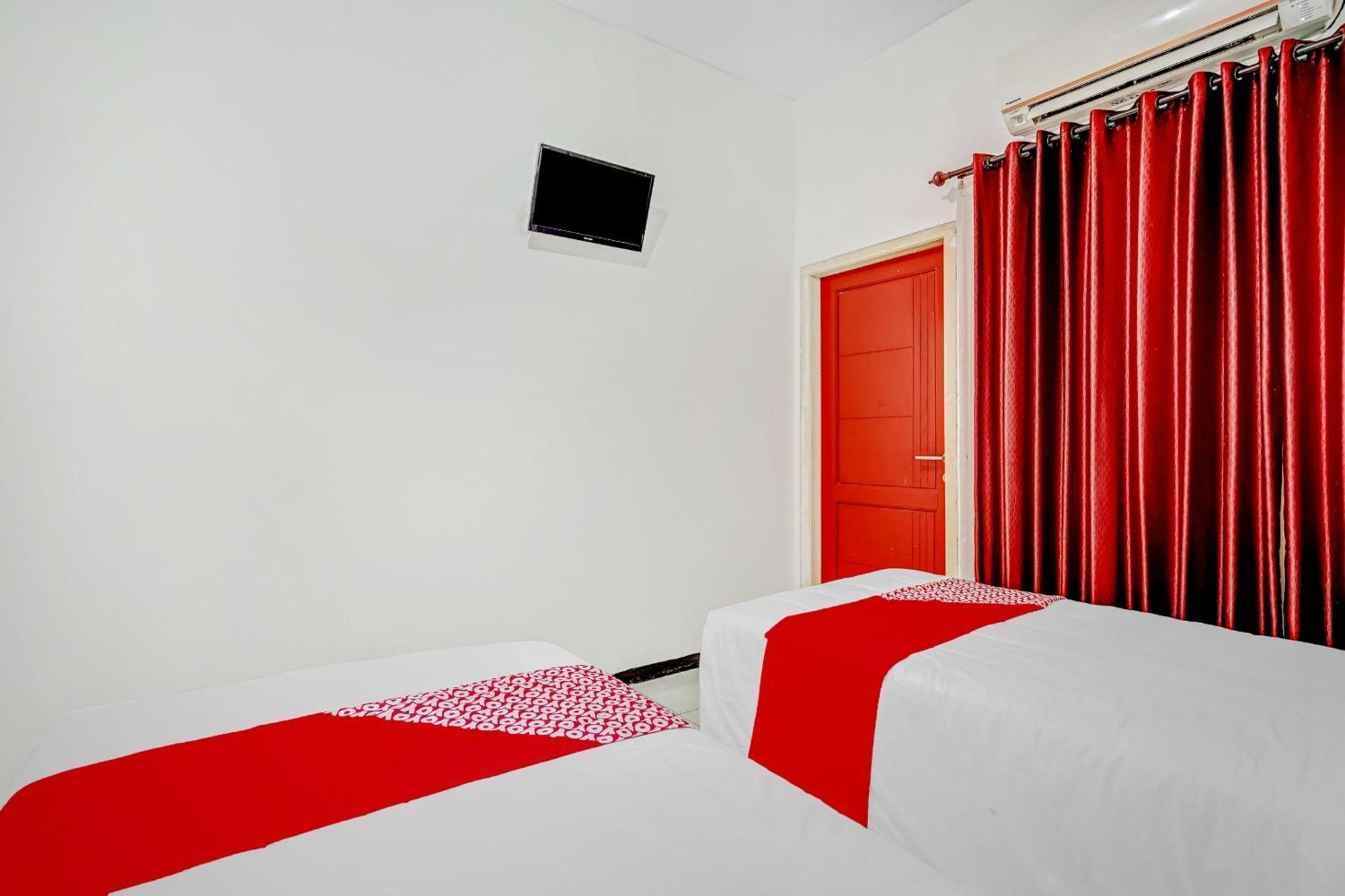 Hotel Kalimantan Сурабая Экстерьер фото