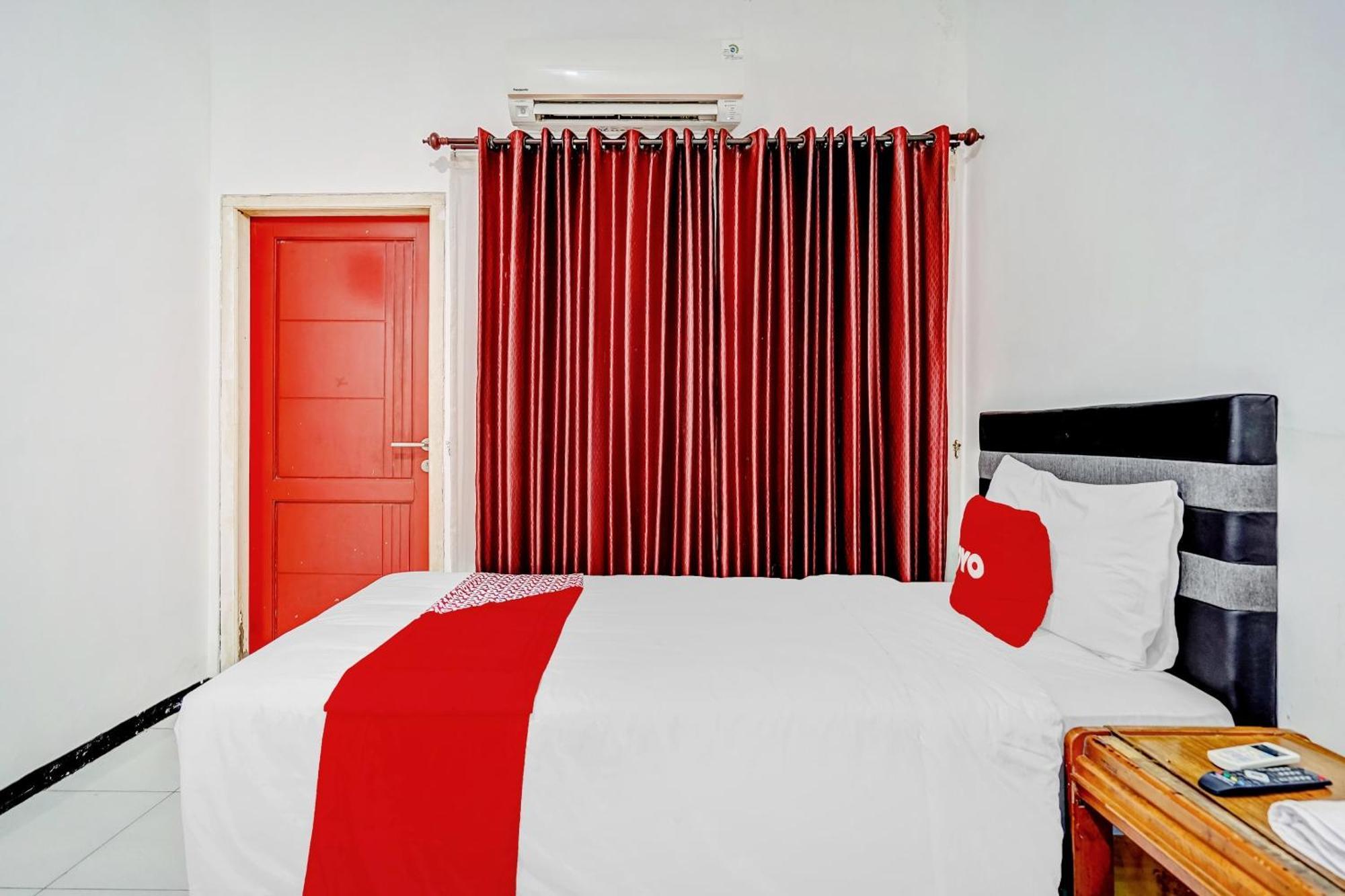 Hotel Kalimantan Сурабая Экстерьер фото