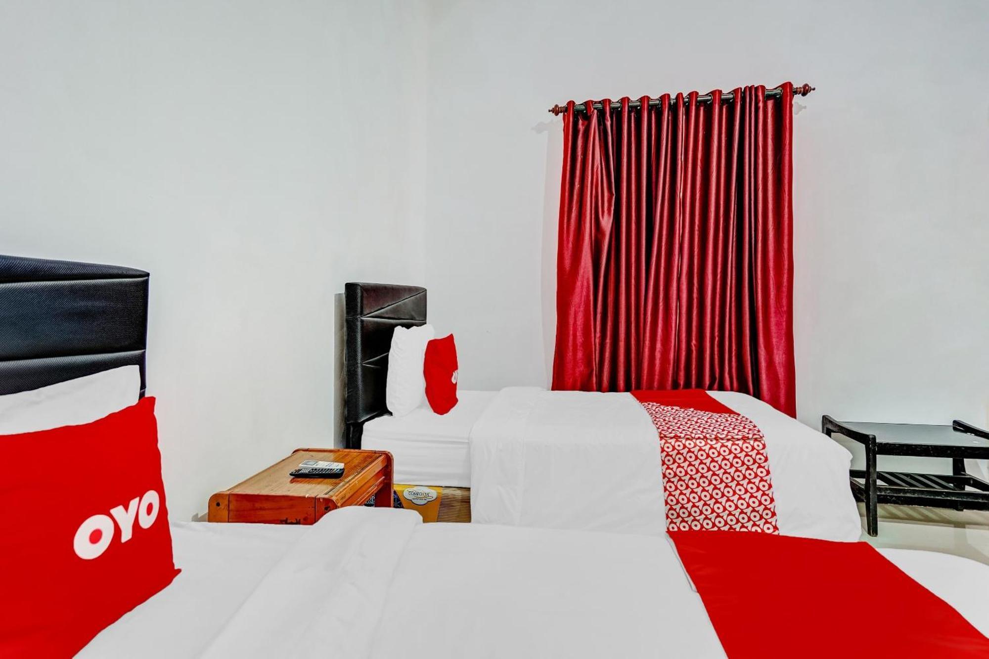 Hotel Kalimantan Сурабая Экстерьер фото